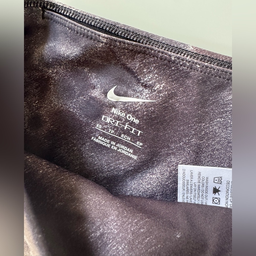 NWT Nike Women’s High-Rise 7/8 Training Leggings XS - Picture 3 of 8